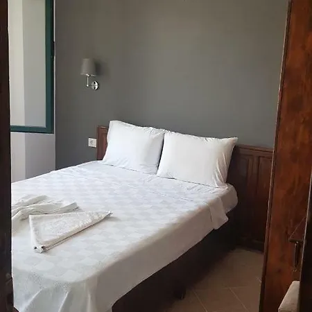 Aparthotel Poppy 2*