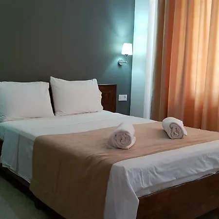 Poppy Aparthotel 2*