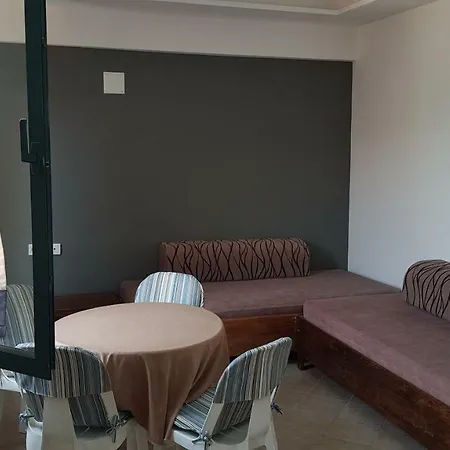 Poppy Hotel 2*