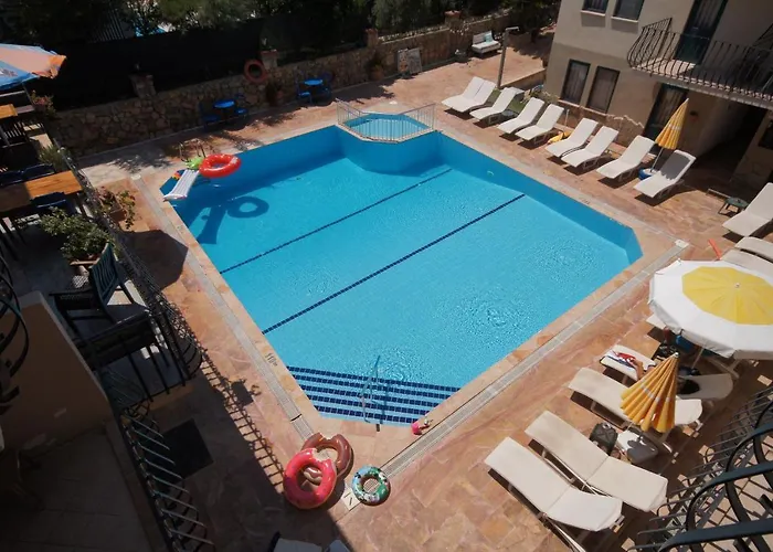 Poppy Hotel 2*