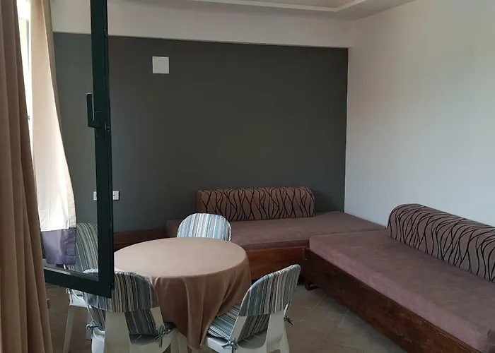 Poppy Hotel 2*