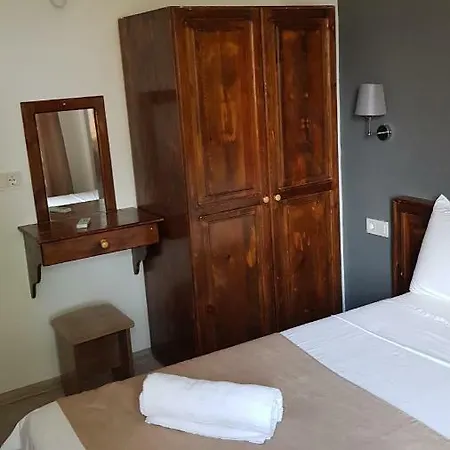 Poppy Otel